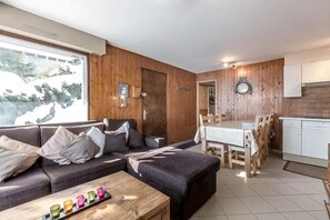 Living area - Ground floor, view resort, terrace, parking, tv, ski locker, 42m², La Clusaz (La Clusaz)