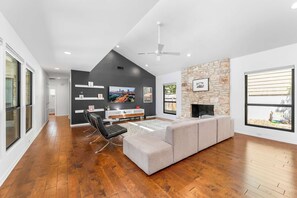 Interior - Close to Domain,DT,Shopping | Chic & Serene | 3BR (Austin)