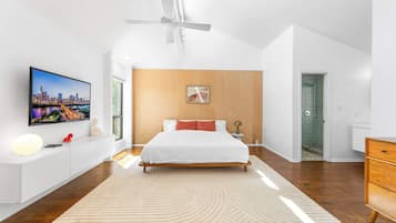 3 habitaciones, escritorio, tabla de planchar con plancha y wifi