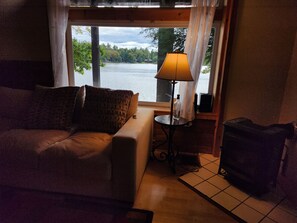 Smart TV, fireplace, table tennis