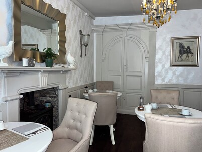  Old Daltongate House