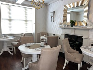 Petit déjeuner anglais compris tous les jours