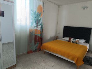2 quartos, ferros/tábuas de passar roupa, Wi-Fi de cortesia