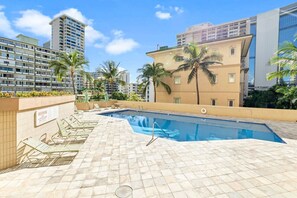 Pool - Spacious 2BR Condo | Balcony, Parking, Great Views (Honolulu)