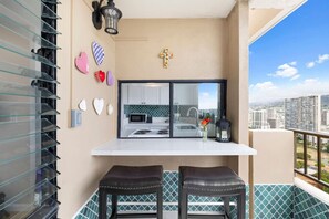 Interior - Spacious 2BR Condo | Balcony, Parking, Great Views (Honolulu)
