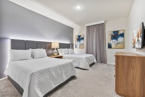 10 bedrooms, iron/ironing board, travel cot, WiFi - Brand NEW 10Bedrooms At Windsor Cay (Clermont)