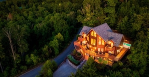 Exterior - Designer Lodge / Stunning Views / Heated Pool/Spa / Firepit / Games (Sevierville)