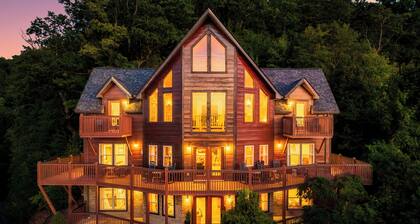 Designer Lodge / Stunning Views / Heated Pool/Spa / Firepit / Games