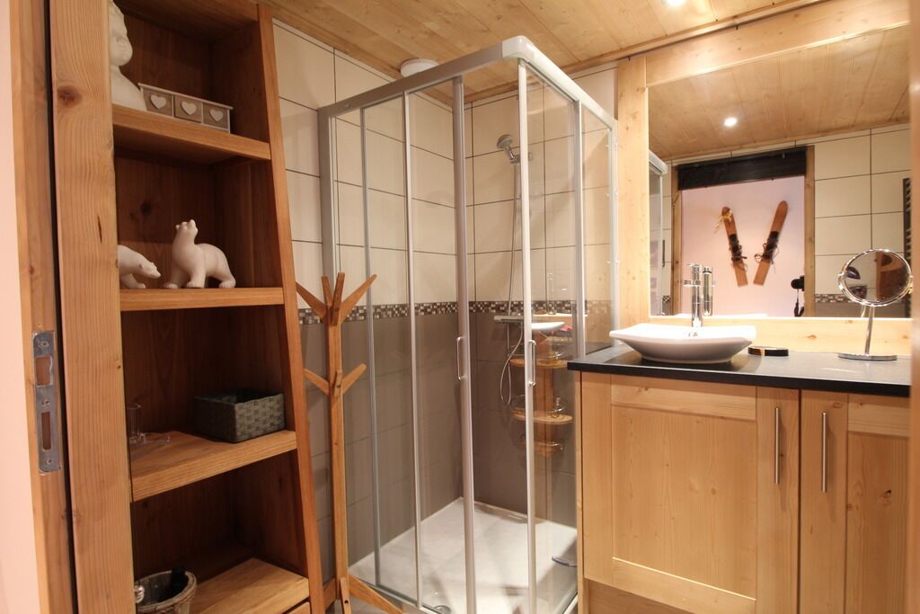 Douche, sèche-cheveux, papier toilette