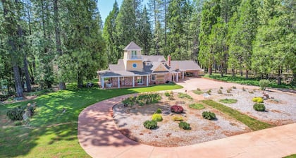 Southern living
Charming 2-bedroom house with WiFi, AC in beautiful Camino
