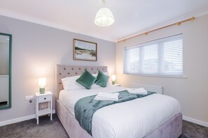 Iron/ironing board, free WiFi, bed sheets