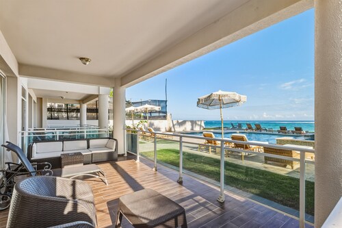 Ocean Front Hot tub Pool Kite Beach Condo 101