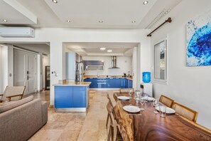 Dining - Ocean Front Hot tub Pool Kite Beach Condo 101 (Kite Beach)