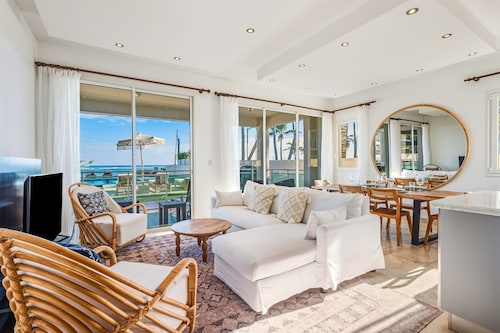 Watermark Oceanfront Hotel Kite Beach Pool Hot Tub