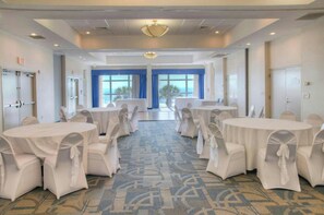 Banquet hall - Bay Watch Resort 402-2BR/2BA - Water Amenities (North Myrtle Beach)