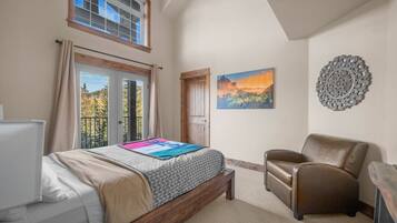 5 bedrooms, WiFi, bed sheets