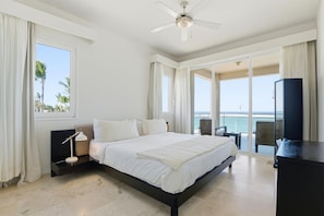 2 bedrooms, iron/ironing board, travel cot, free WiFi - Oceanfront Hot Tub Pool King Size Bed 305 (Kite Beach)