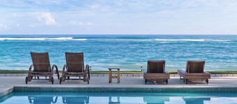 Oceanfront Hot Tub Pool King Size Bed 305