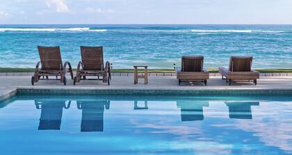 Oceanfront Hot Tub Pool King Size Bed 305