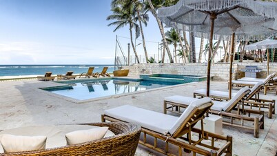 Oceanfront 2BR Condo | Pool, Hot Tub | TOP Floor 408