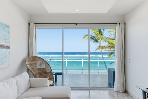 Oceanfront  | Pool Hot Tub | TOP Floor 408