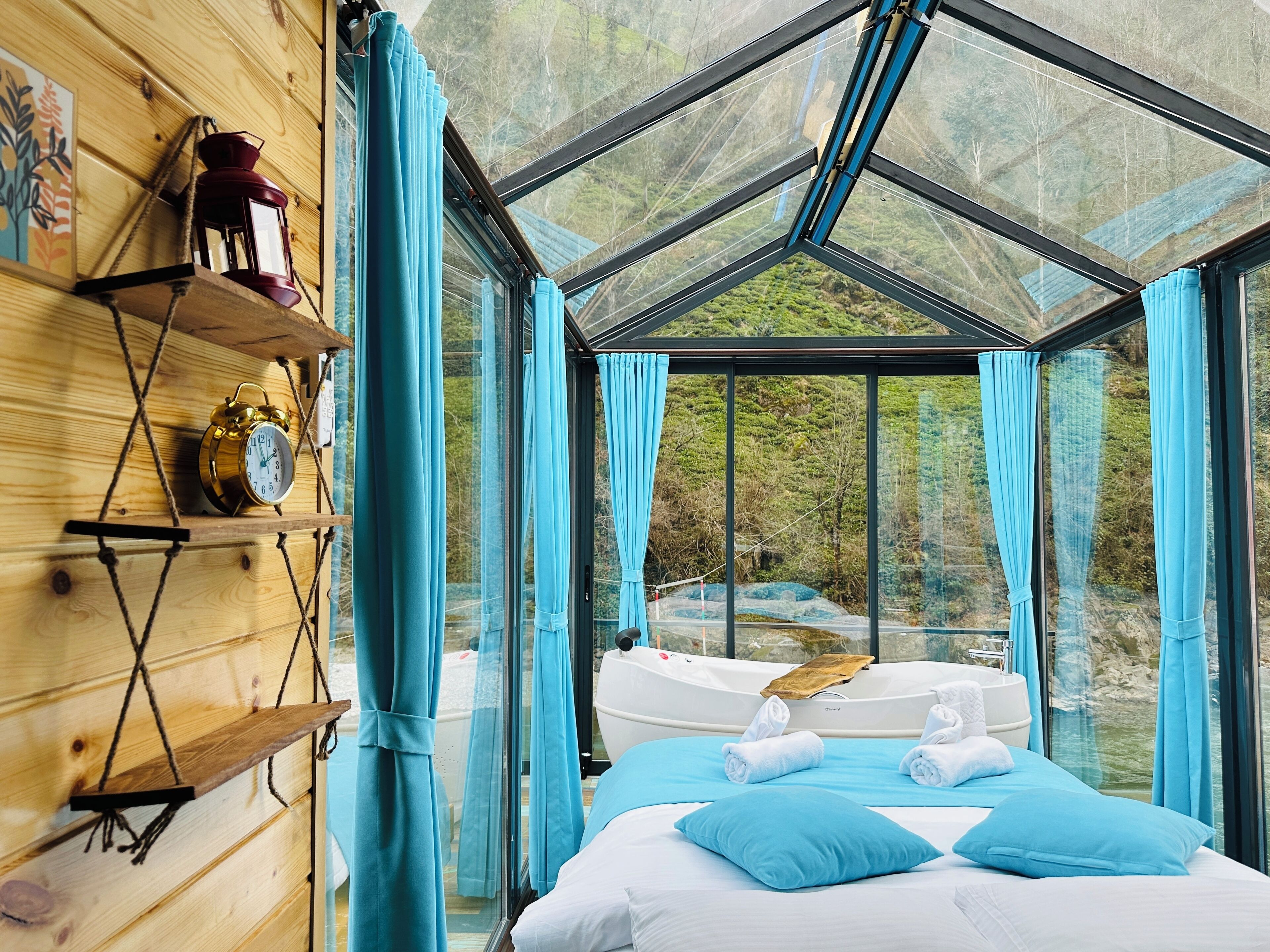 プレミアム シャレー | 1 室のベッドルーム、高級寝具、セレクト コンフォート製ベッド、ミニバー