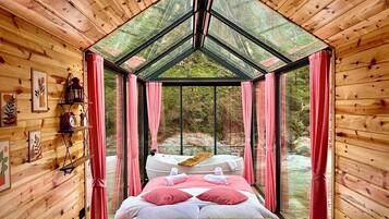 Honeymoon Chalet