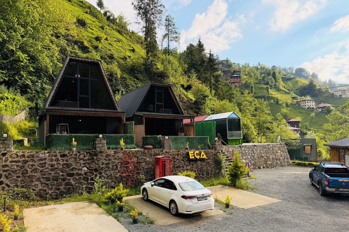 Premium Chalet | 1 bedroom, premium bedding, Select Comfort beds, minibar