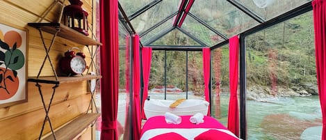 Business Bungalow | 1 bedroom, premium bedding, Select Comfort beds, minibar