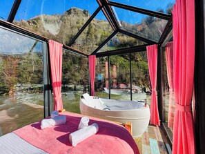 Smekmånadsstuga | 1 sovrum, sängtillbehör av högsta kvalitet och Select Comfort-madrasser