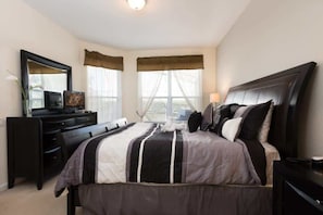 5 habitaciones, tabla de planchar con plancha, wifi y ropa de cama 