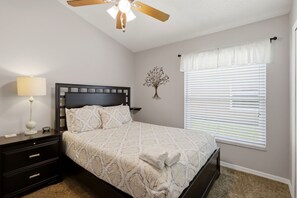 4 bedrooms, iron/ironing board, WiFi, bed sheets