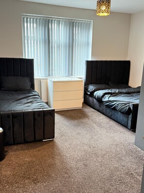 Room - WoolPack (Huddersfield)