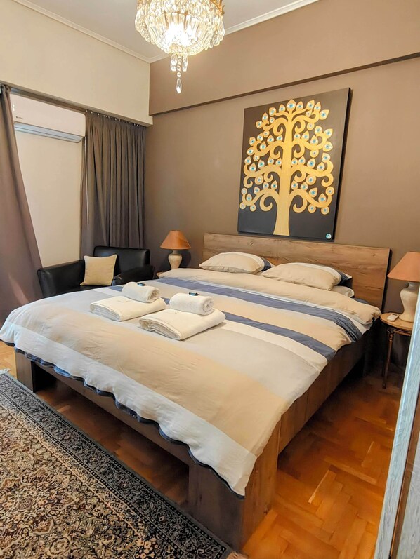 3 bedrooms, iron/ironing board, free WiFi, bed sheets
