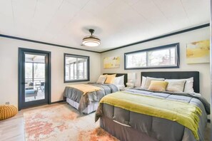 4 Schlafzimmer, Schreibtisch, Bügeleisen/Bügelbrett, WLAN