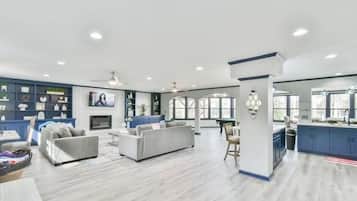 Smart TV, fireplace