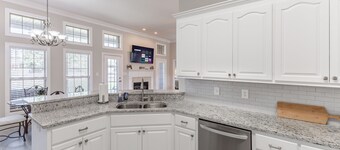 Tranquil 4-bedroom spacious home in charming Huntsville