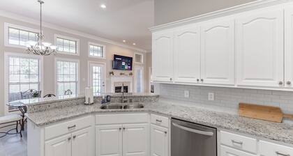 Tranquil 4-bedroom spacious home in charming Huntsville