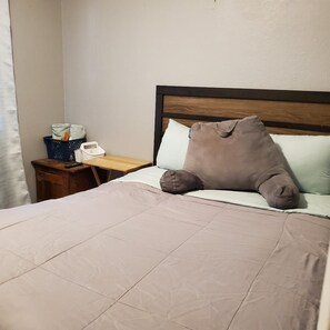 2 habitaciones, tabla de planchar con plancha, wifi y ropa de cama 