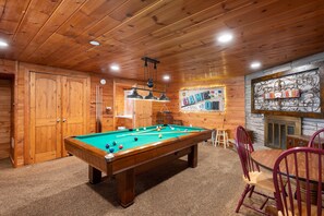 Spielezimmer