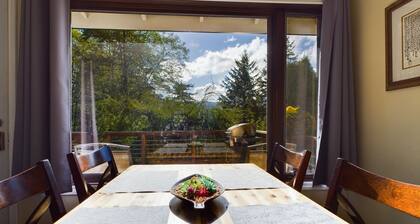 Treetop Retreat w/ Fire Pit