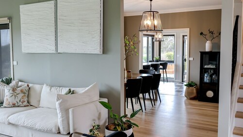 Chateau Clarence & Petite Chateau Luxurious Waterfront Retreat