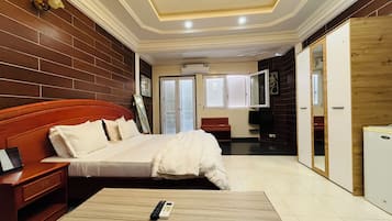 2 Schlafzimmer, Schreibtisch, kostenloses WLAN, BettwÀsche
