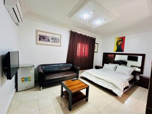 2 habitaciones, escritorio, wifi gratis y ropa de cama 