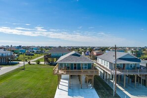 Exterior - 3 Bdr/3 Bth, King Bed, No Fees (Bolivar Peninsula)