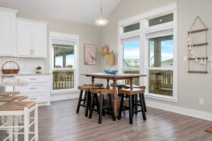 Dining - 3 Bdr/3 Bth, King Bed, No Fees (Bolivar Peninsula)