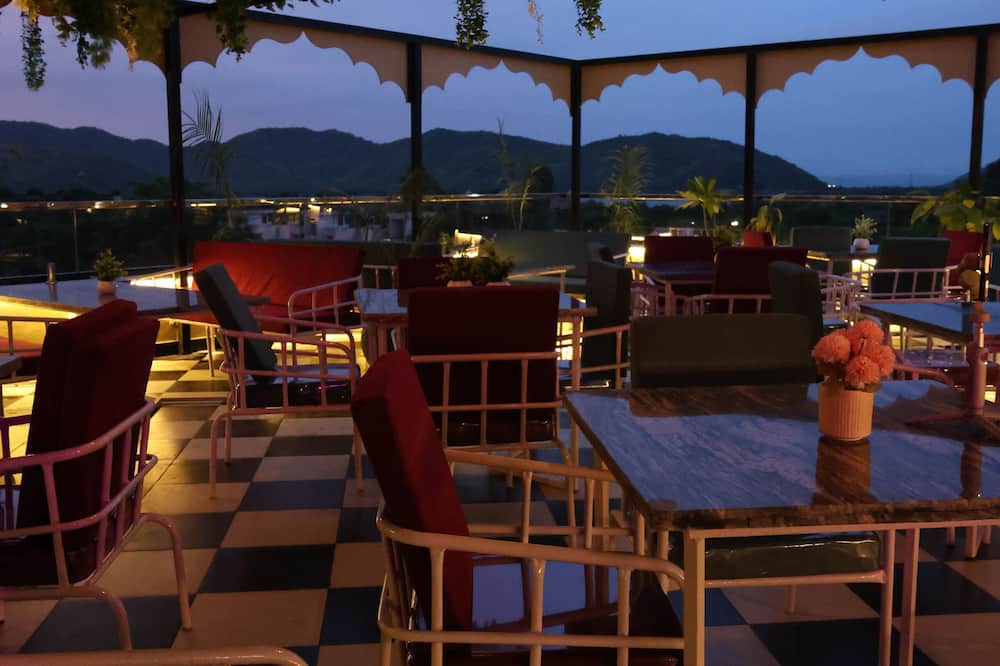 Jaipur Qila-Boutique Hotel and Roof Cafe