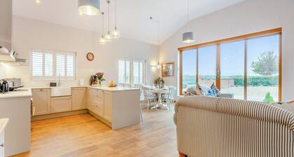 Meadow View - UK47974