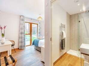 2 Schlafzimmer, kostenloses WLAN, Bettwäsche, Rollstuhlgeeignet