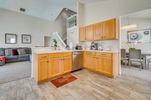 Interior - 15 Mi to Universal: Home w/ Pool (Kissimmee)